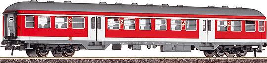 Suburban Passenger car 2nd class (1:100)<br /><a href='images/pictures/Roco/44940.jpg' target='_blank'>Full size image</a>
